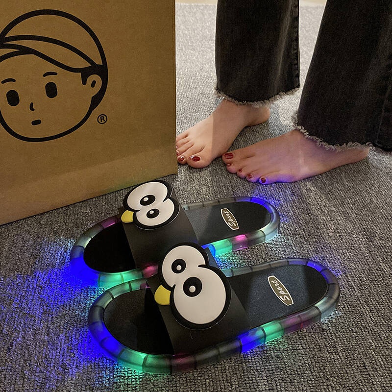 Funny Big Eyes Luminous Slide  - Home Outdoor Bathroom recension och pris
